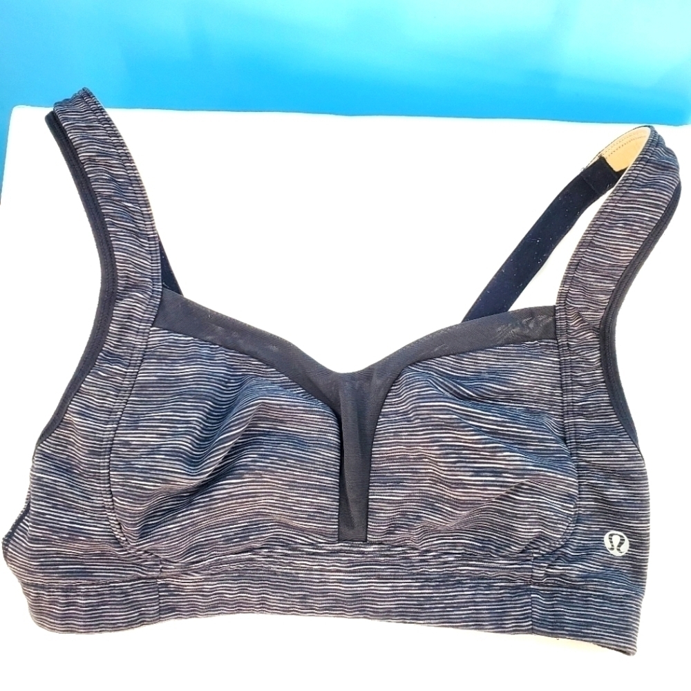 Lululemon black and grey striped sports bra size 4